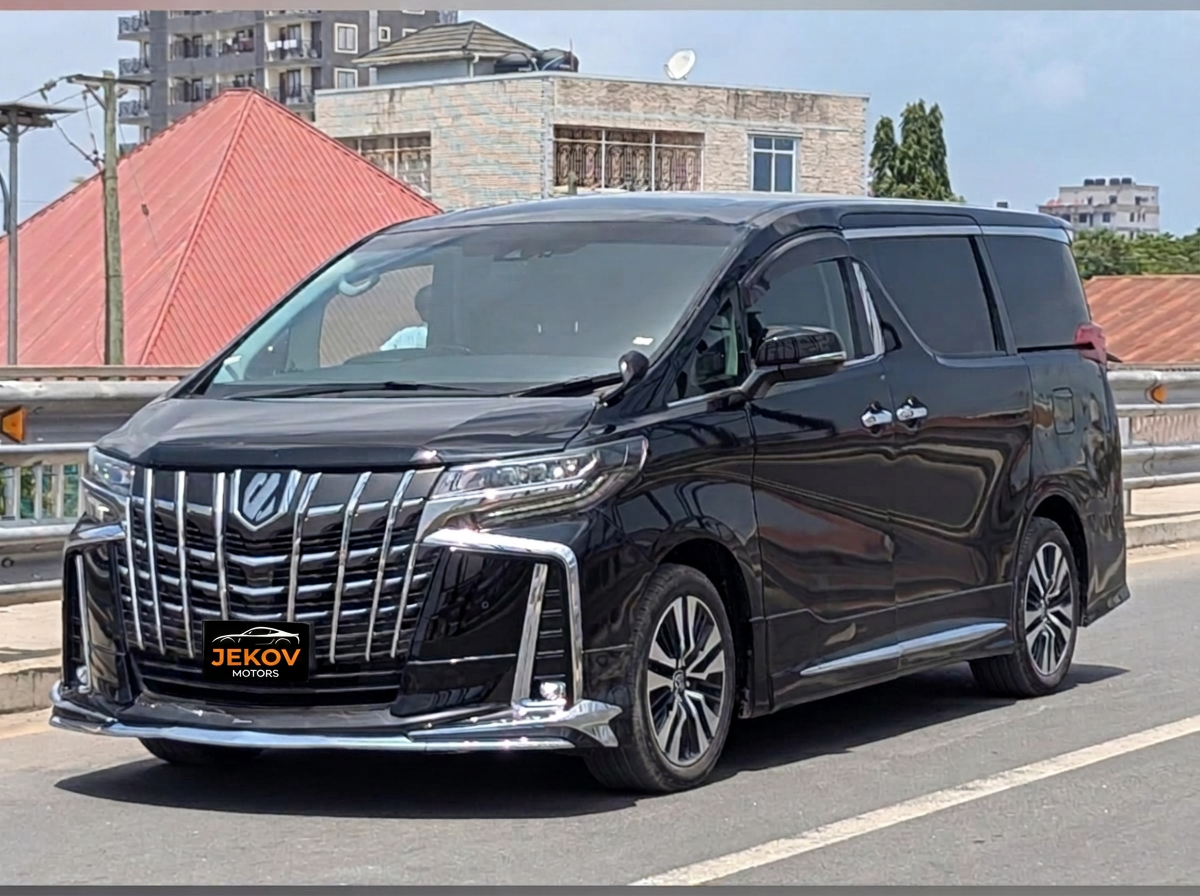 Toyota Alphard front view